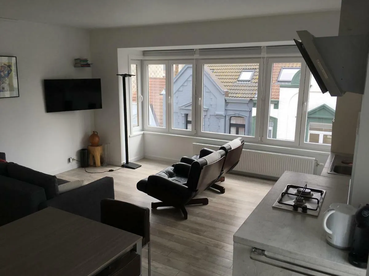Topfloor Aida 2 Bedroom 2 Bathroom Free Parking contacts